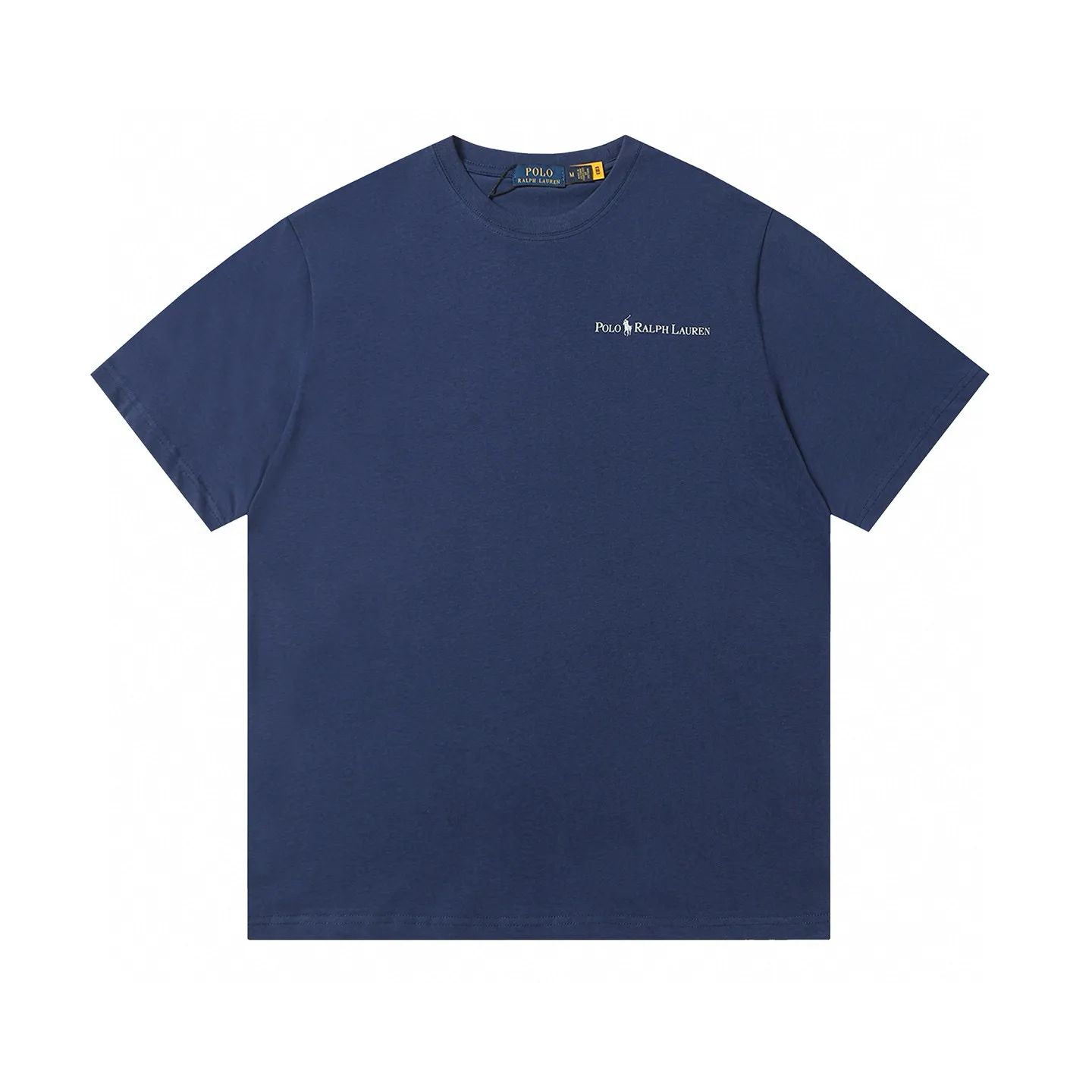P126 Style number: 505 Ralph Lauren/Ralph Lauren 25ss new summer silicone Polo embossed round neck T-shirt. The main logo on the neck has a QR code mark, which can be scanned for verification. The 3D silicone three-dimensional English letter logo is embossed to distinguish low-quality products on the market. 32 counts, 240g hydrophilic toner, 100% cotton fabric, comfortable and soft, highly breathable, focusing on high-end cost-effectiveness, needless to say good quality. Available in a variety of colors, both boys and girls can try this genderless style, giving them a yuppie tone in no time. Immerse yourself in your leisurely style, and have your own style in retro. Natural, vivid and very French romantic feelings, perfectly integrating youthful atmosphere and trend. Color: white, black, navy blue, dark green Size: S-xL S Shoulder width 44 Bust 104 Sleeve length 23 Clothing length 72 M Shoulder width 45 Bust 108 Sleeve length 24 Clothing length 74 L Shoulder width 46 Bust 112 Sleeve length 25 Clothing length 76 xL Shoulder width 47 Bust 116 Sleeve length 26 Clothing length 78